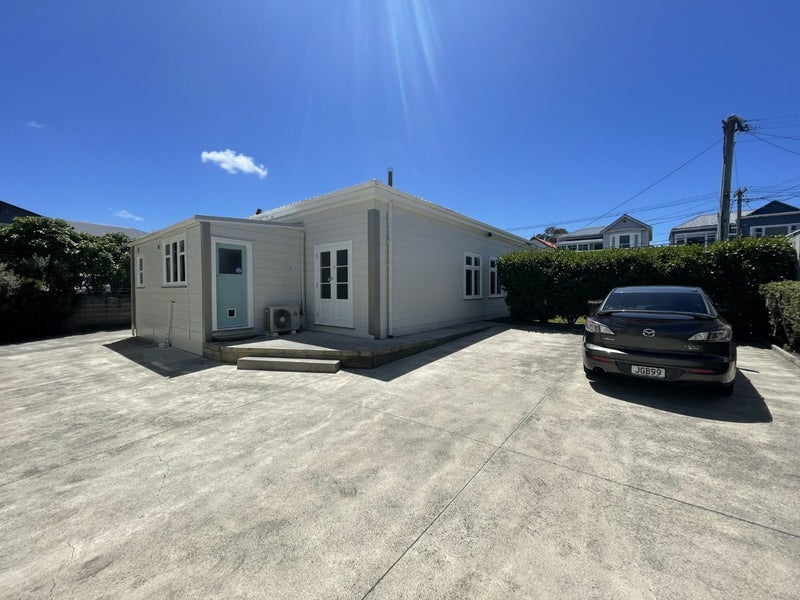 186 Rintoul Street, Berhampore, Wellington - Carousel 1