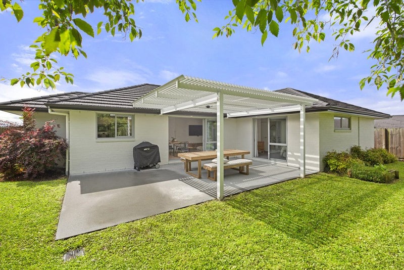 7 Sylvester Crescent, Flagstaff, Hamilton - Carousel 2