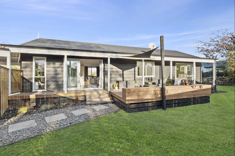 66 Thompson Street, Leamington, Cambridge - Carousel 1