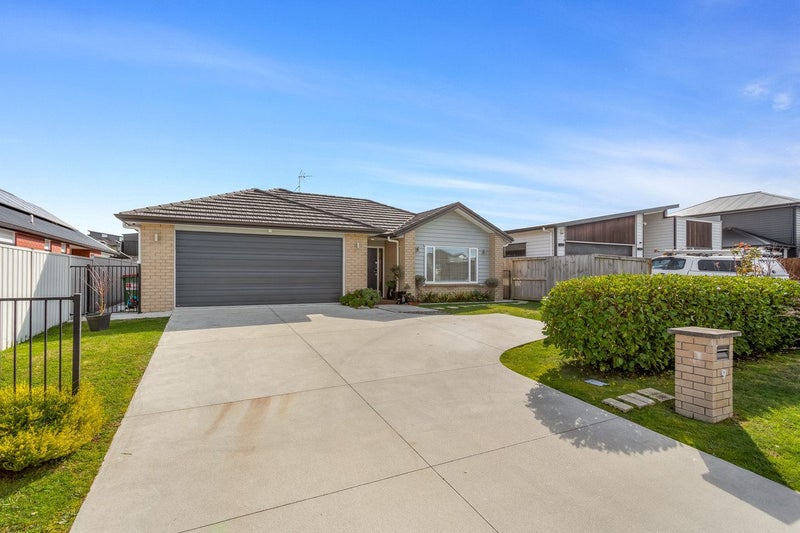 9 Arahi Place, Rototuna North, Hamilton - Carousel 2