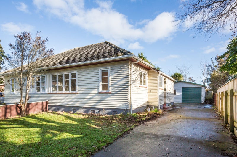 277 Riverside Drive, Waterloo, Lower Hutt - Carousel 1
