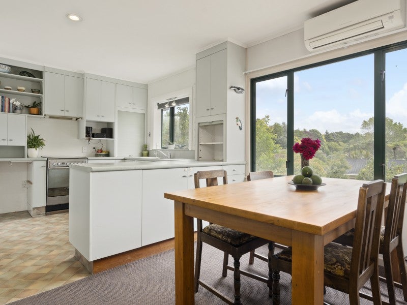 98A Mangorei Road, Strandon, New Plymouth - Carousel 2