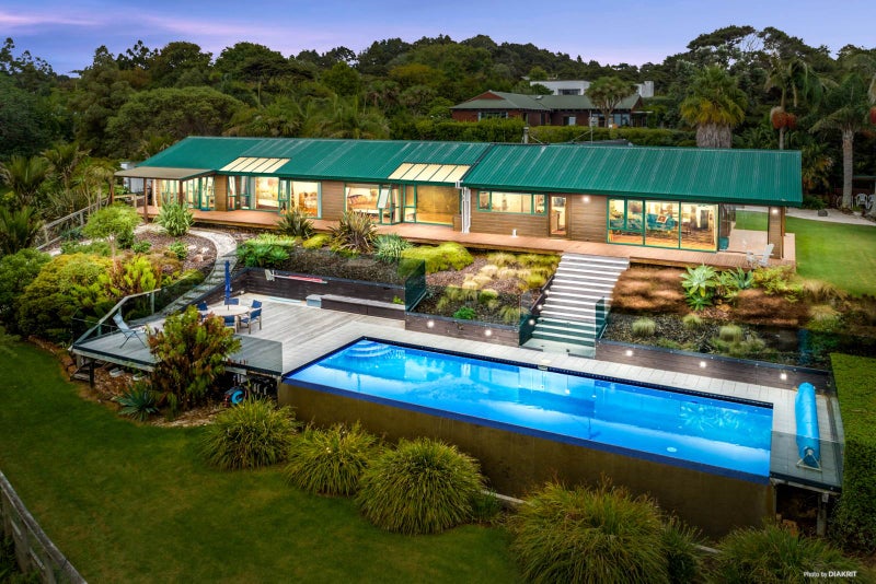 9F Laingholm Drive, Laingholm, Auckland - Carousel 1