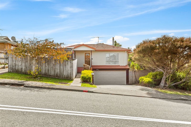 51 Broadfield Street, Massey, Auckland - Carousel 1
