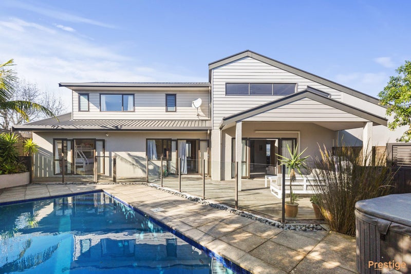 21 Deanna Drive, West Harbour, Auckland - Carousel 1