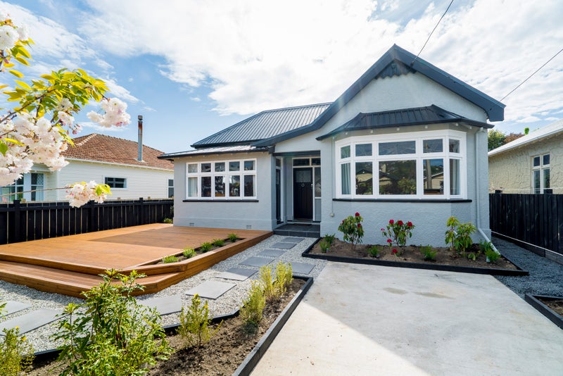 17 West Avenue, Saint Clair, Dunedin - Carousel 1