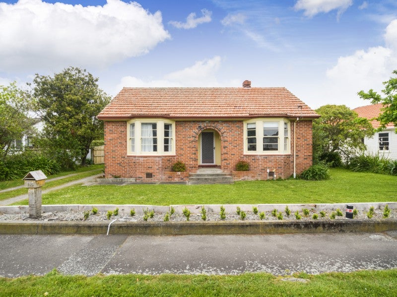 118 Savage Crescent, West End, Palmerston North - Carousel 1