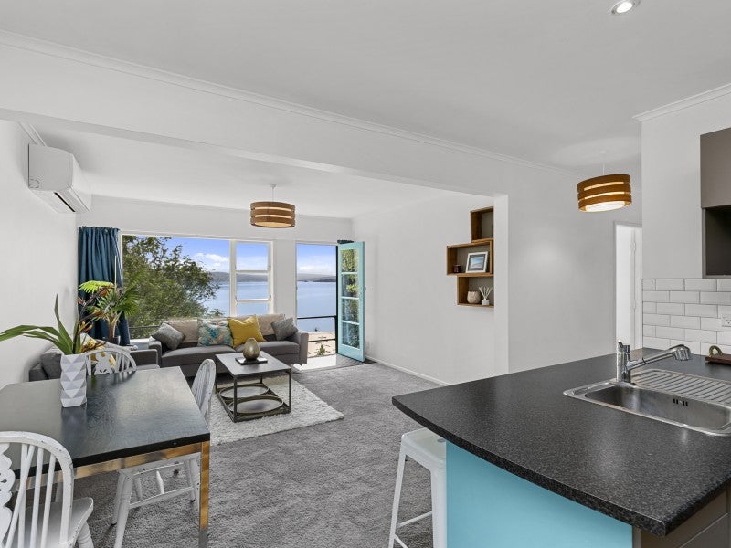 2/15 Kio Road, Hataitai, Wellington - Carousel 1