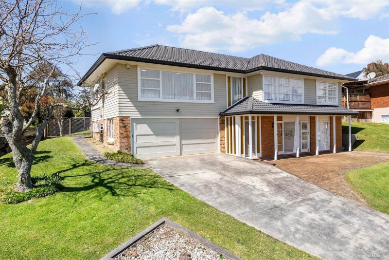 15 Hibiscus Place, Hillsborough, Auckland - Carousel 1