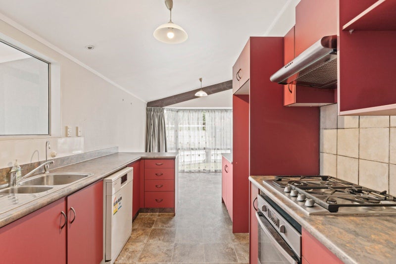 65 Lorna Street, Lynmouth, New Plymouth - Carousel 2