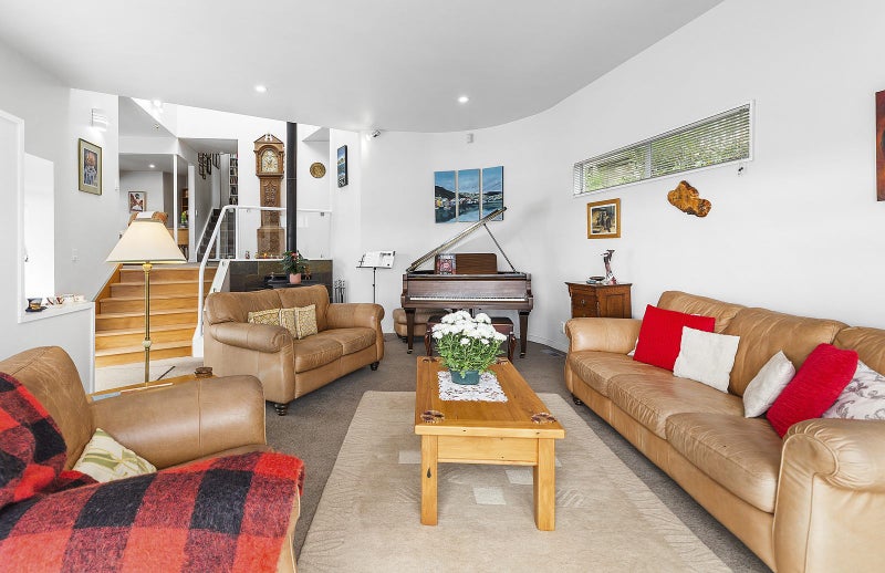 32 Paremata Crescent, Paremata, Porirua - Carousel 2