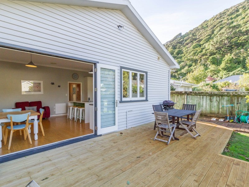 9 Konini Street, Eastbourne, Lower Hutt - Carousel 22