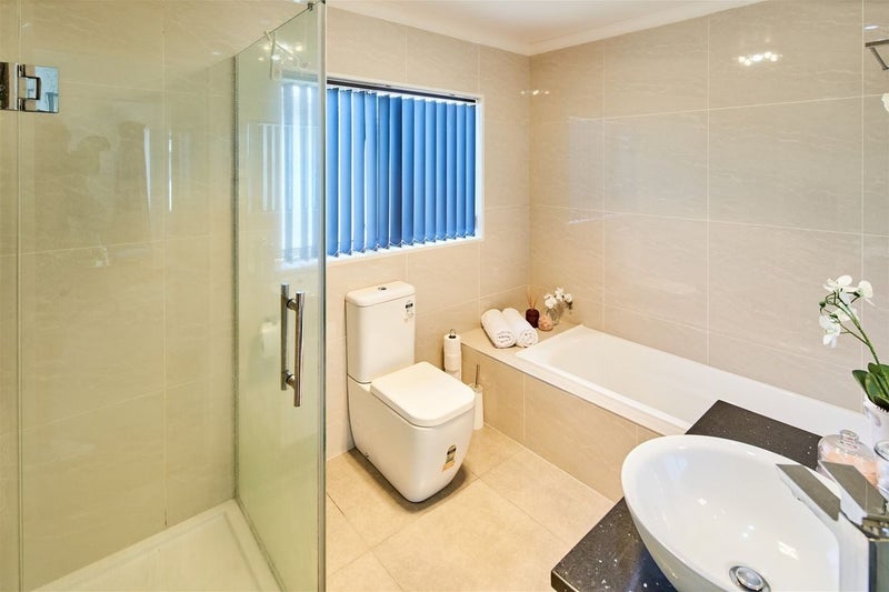 3 Ludlam Crescent, Woburn, Lower Hutt - Carousel 15