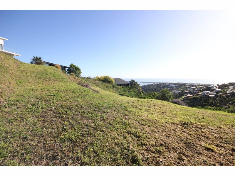 5 Law Lane, Mount Pleasant, Christchurch - Carousel 1