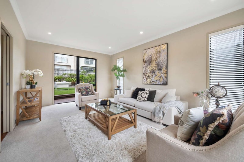 5 Ridgefield Lane, East Tamaki Heights, Auckland - Carousel 2