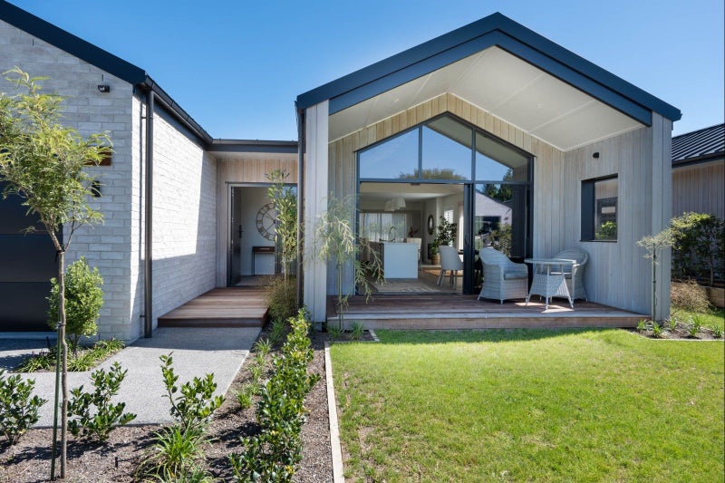 1 Sorrento Drive, Rangatira Park, Taupo - Carousel 2