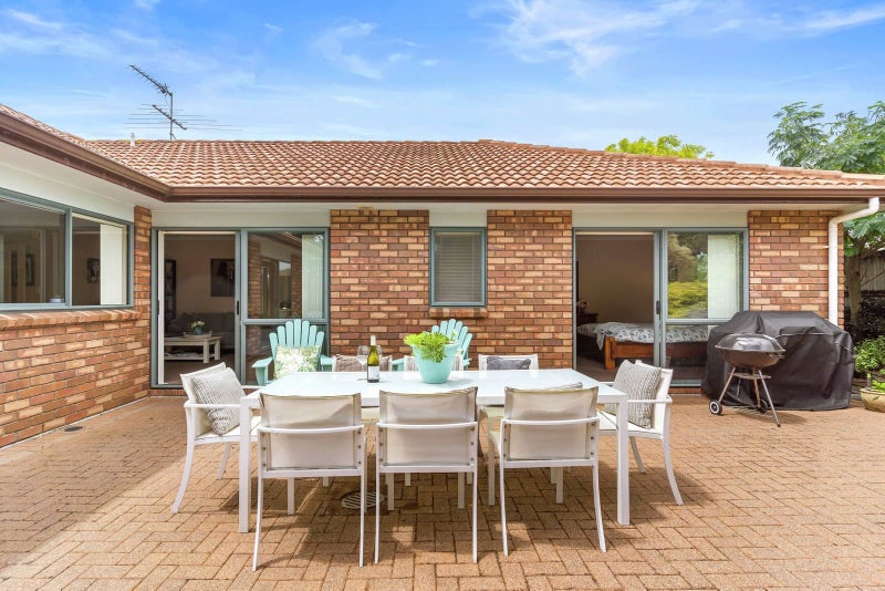 1 Ballybay Road, East Tamaki, Auckland - Carousel 1