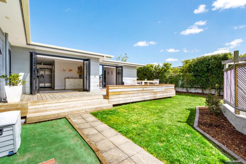 12 Macrocarpa Place, Ranui, Auckland - Carousel 2