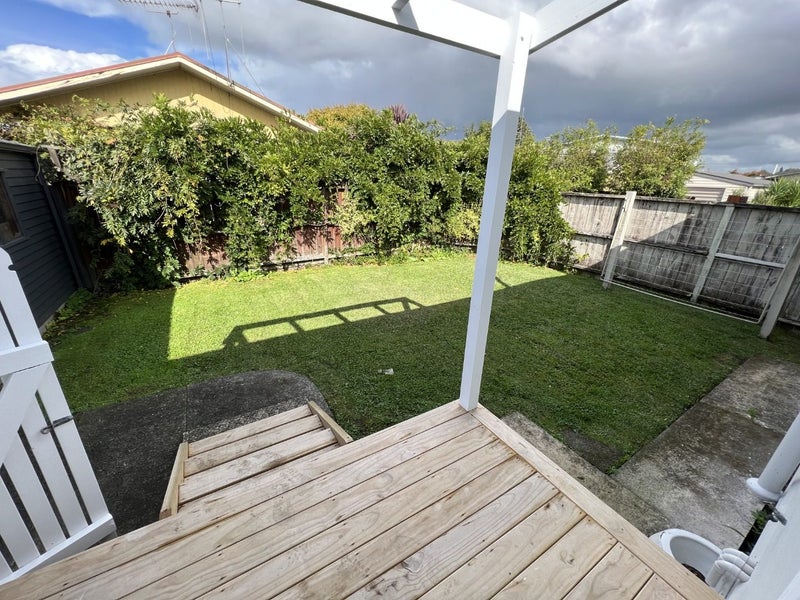 12 Vercoe Road, Beerescourt, Hamilton - Carousel 13