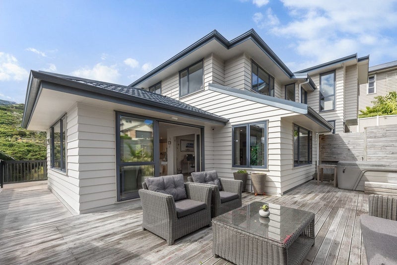 17 Endeavour Drive, Whitby, Porirua - Carousel 2