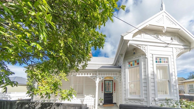 8 Walters Road, Mount Eden, Auckland - Carousel 1