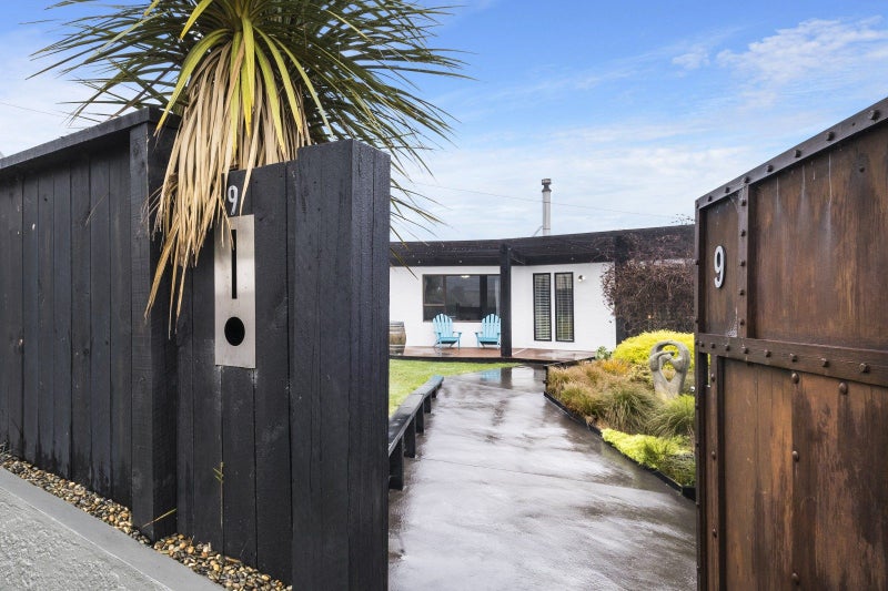 9 Scobie Road, Waverley, Dunedin - Carousel 1