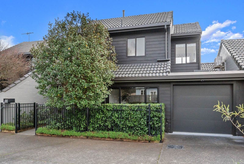 2/3 St Michaels Avenue, Point Chevalier, Auckland - Carousel 1