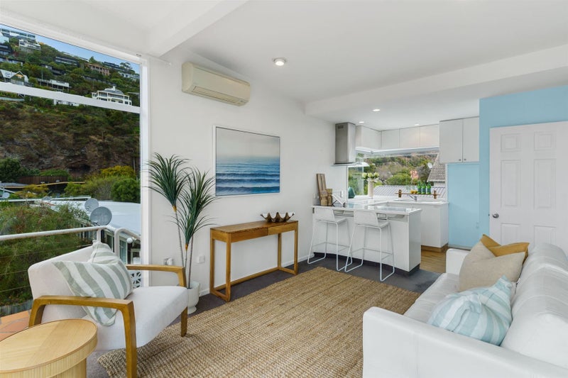 7/3 Head Street, Sumner, Christchurch - Carousel 1