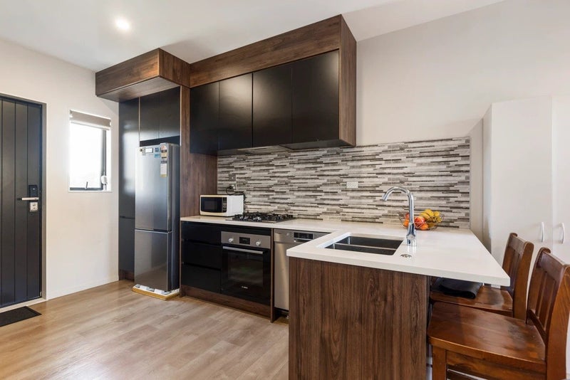 44 Picturesque Drive, Flat Bush, Auckland - Carousel 1