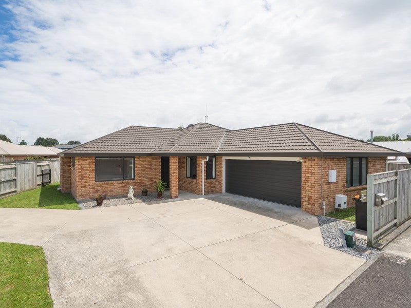 10A Pegasus Place, Kelvin Grove, Palmerston North - Carousel 1