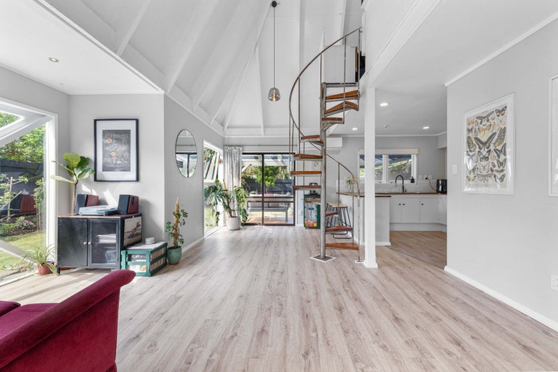 2/6 Balgowan Terrace, Conifer Grove, Takanini - Carousel 2