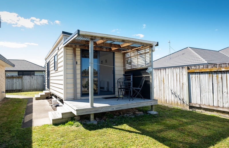 18 Boston Parade, Kelvin Grove, Palmerston North - Carousel 1