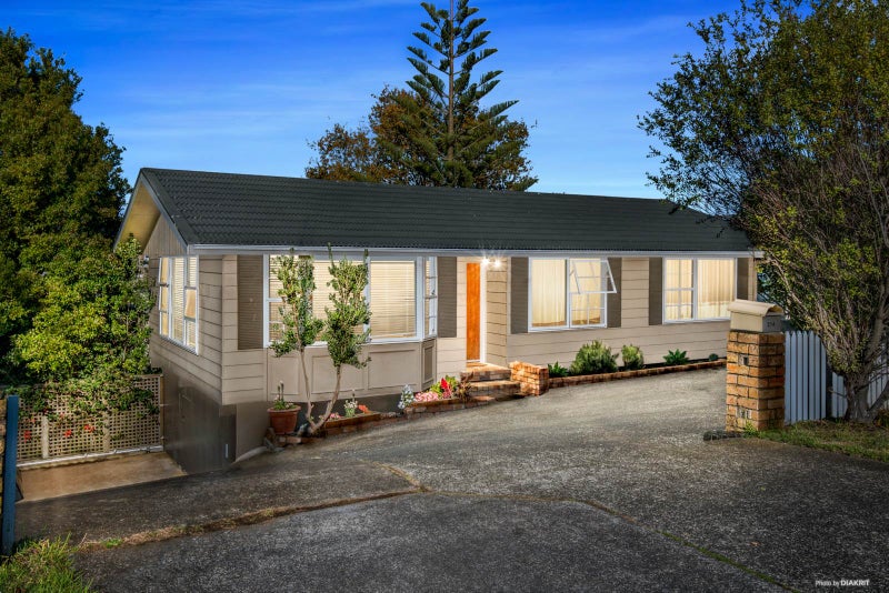 214 Glamorgan Drive, Northcross, Auckland - Carousel 1