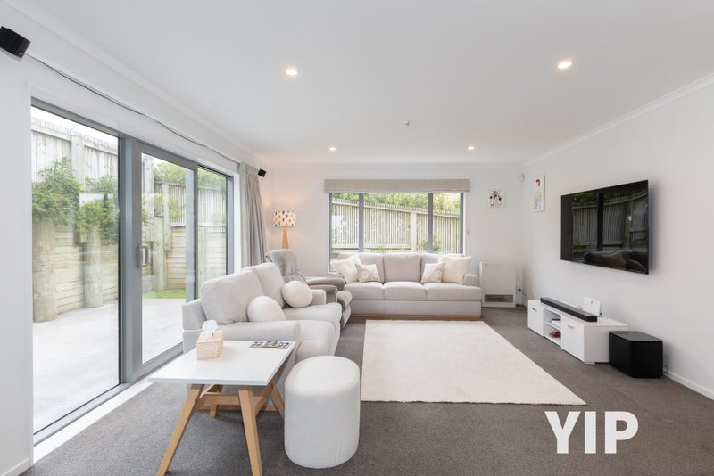 18 Trelawny Terrace, Grenada Village, Wellington - Carousel 2