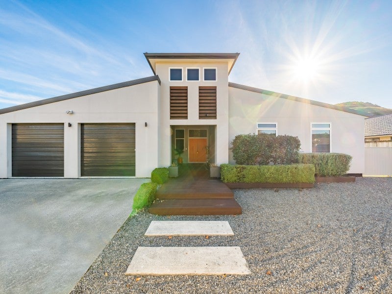 46 Mary Huse Grove, Manor Park, Lower Hutt - Carousel 1