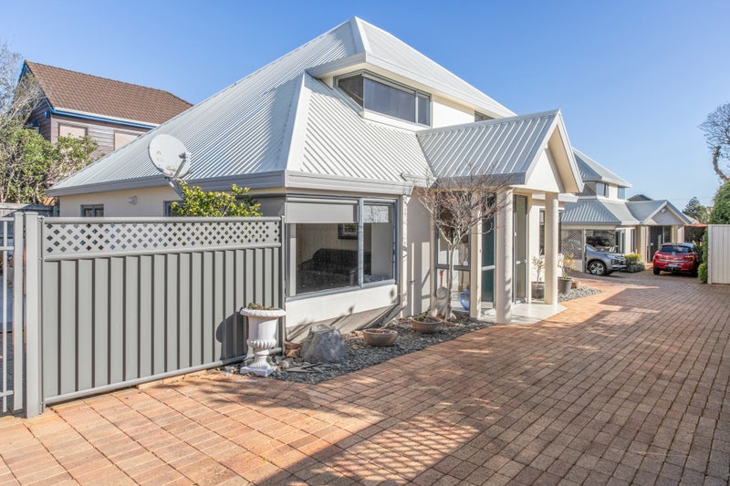 1/0 Long Drive, St Heliers, Auckland - Carousel 2