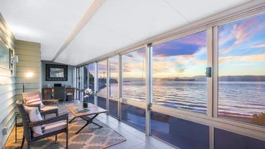 1/2 Taumaru Avenue, Lowry Bay, Lower Hutt - Carousel 1