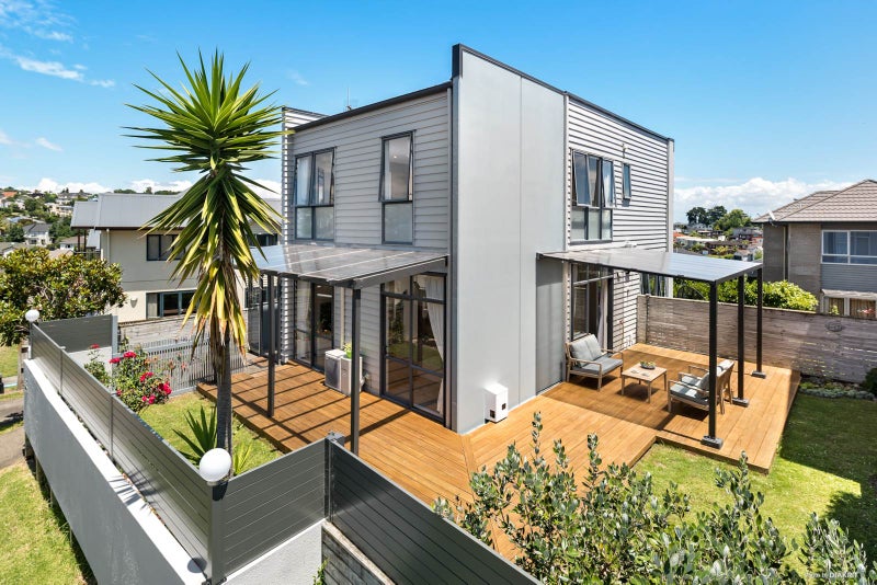 107 Fernhill Way, Oteha, Auckland - Carousel 1