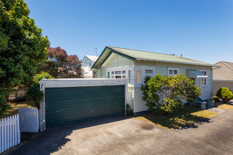 44A Fowlds Avenue, Sandringham, Auckland - Carousel 1