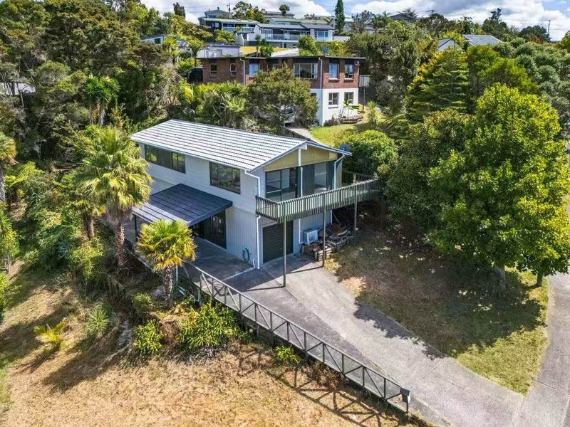 29 Noeleen Street, Glenfield, Auckland - Carousel 19