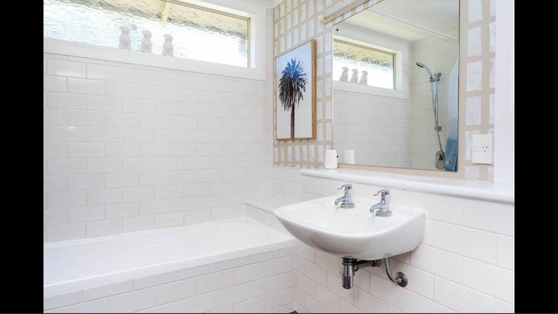 1A Finnis Lane, Hospital Hill, Napier - Carousel 23