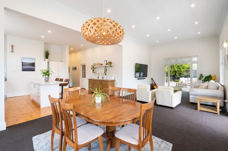 12 Hadfield Terrace, Bluff Hill, Napier - Carousel 2