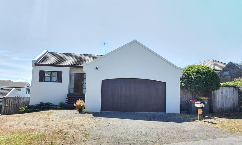 1/5 Ribbonwood Crescent, Goodwood Heights, Auckland - Carousel 1