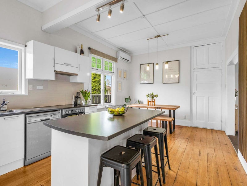 800 Victoria Street, Parkvale, Hastings - Carousel 1