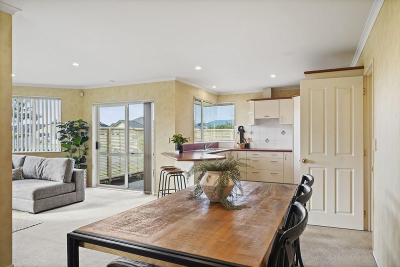 1 Kirk Close, Rototuna, Hamilton - Carousel 2