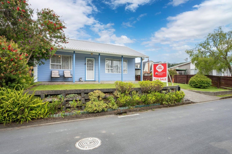 2/8 Cederholm Grove, Brown Owl, Upper Hutt - Carousel 2