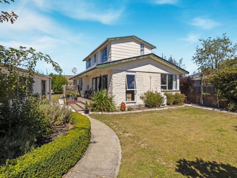 9 Rosanna Place, Aranui, Christchurch - Carousel 1