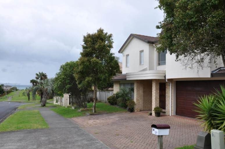 25 Oliver Road, Eastern Beach, Auckland - Carousel 2