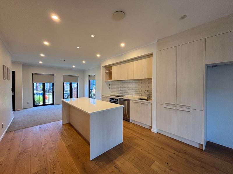 6 Mahalo Avenue, Wiri, Auckland - Carousel 1