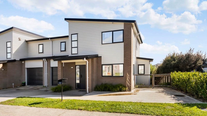 52B Arrowsmith Drive, Flat Bush, Auckland - Carousel 1